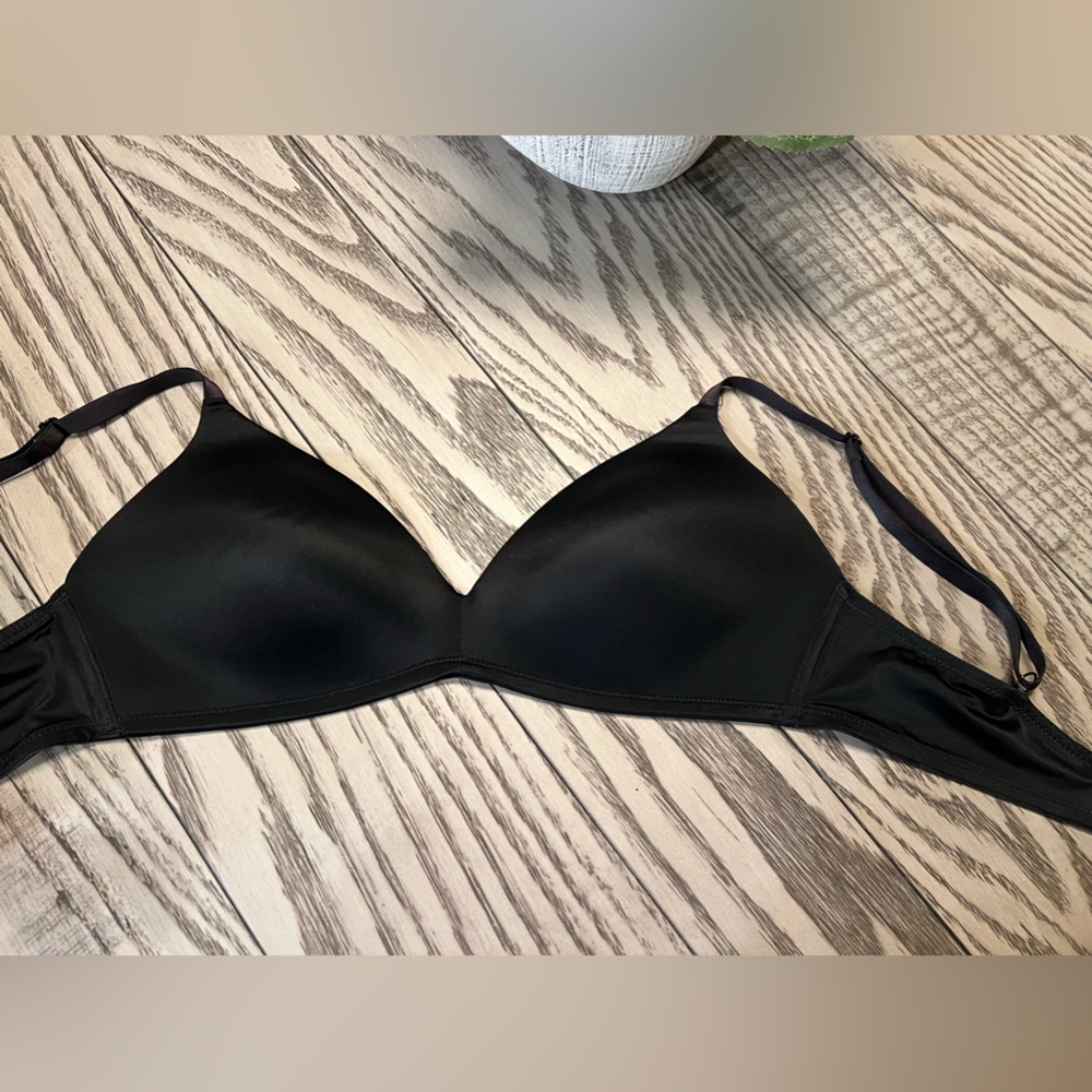 NATORI PRIVATE LUXURIES SOFT CUP BRA BLACK 34C WIRELESS